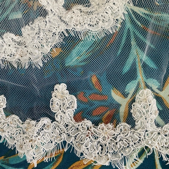 Essence of Australia Size 10 - Picture 11 of 11